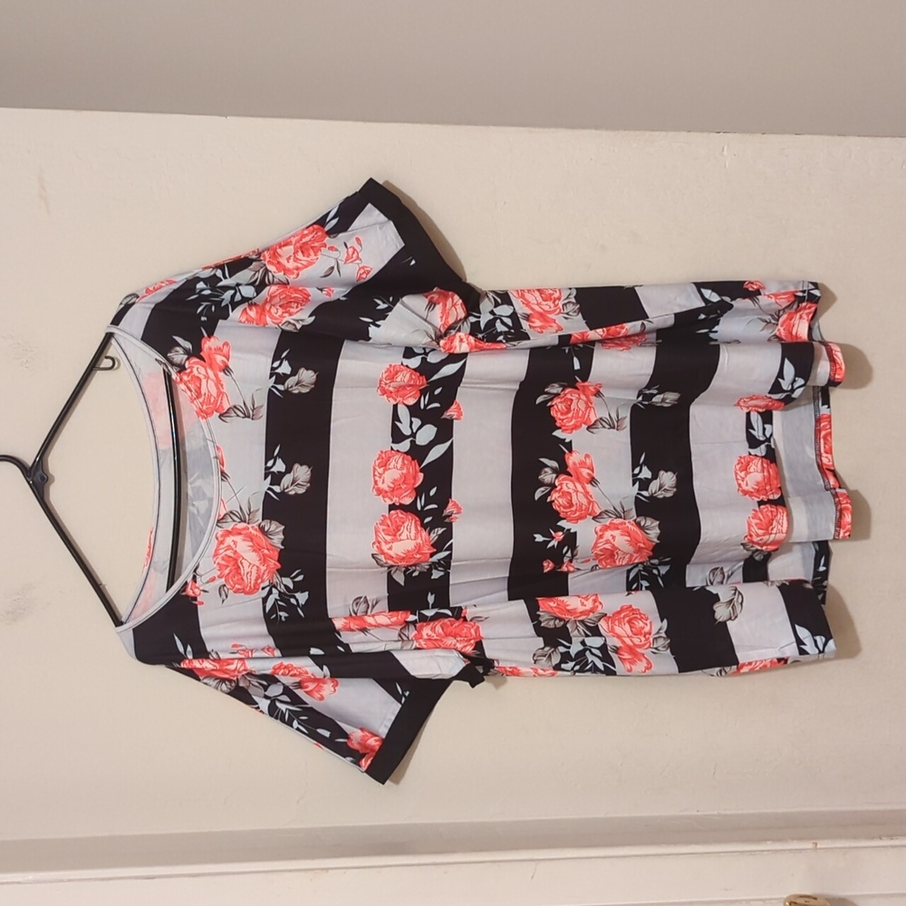 Dear lover Gray plus size striped floral short sleeve top